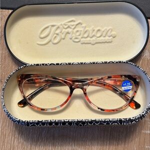 Cat Eye plastic  1.25 readers with Brighton black and white tin sunglasses case